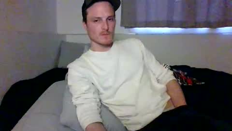 Snapshot of dee4dayz19 chatting on April 1, 11:46 pm Dee4dayz online show from April 1, 11:46 pm