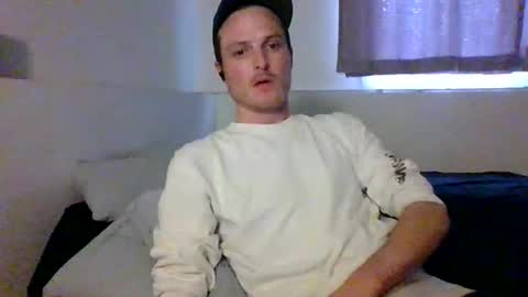 Snapshot of dee4dayz19 chatting on April 3, 10:19 pm Dee4dayz online show from April 3, 10:19 pm