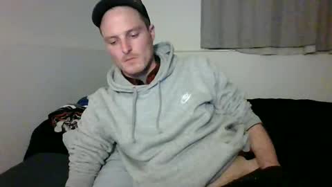 Snapshot of dee4dayz19 chatting on April 19, 3:06 am Dee4dayz online show from April 19, 3:06 am