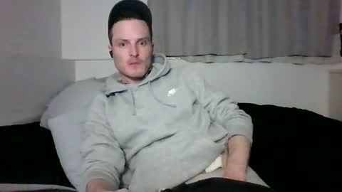 Snapshot of dee4dayz19 chatting on April 21, 4:08 am Dee4dayz online show from April 21, 4:08 am