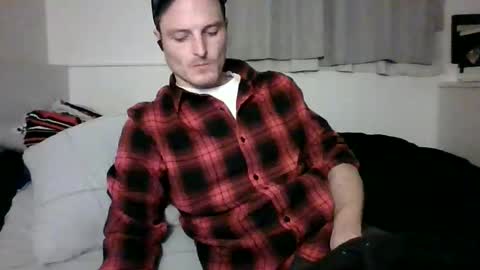 Snapshot of dee4dayz19 chatting on April 25, 4:04 am Dee4dayz online show from April 25, 4:04 am