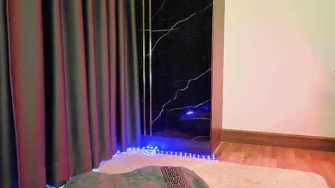 Snapshot of deedeedoll chatting on November 15, 1:25 am deedeedoll online show from November 15, 1:25 am