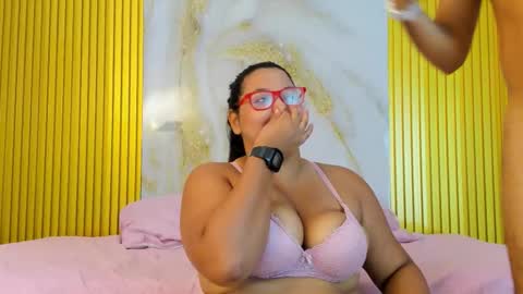 deepandcurvy online show from March 20, 11:59 am