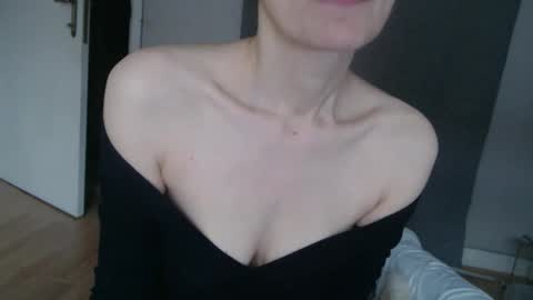 KamiDevi online show from October 19, 2:29 pm