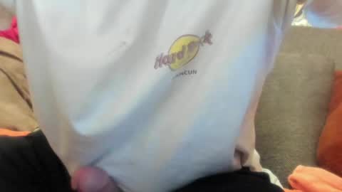 Snapshot of deeznutz343 chatting on April 22, 10:11 pm Deez Nutz online show from April 22, 10:11 pm