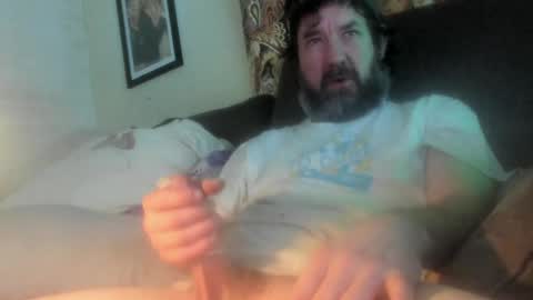 Snapshot of deeznutz343 chatting on May 2, 9:03 am Deez Nutz online show from May 2, 9:03 am