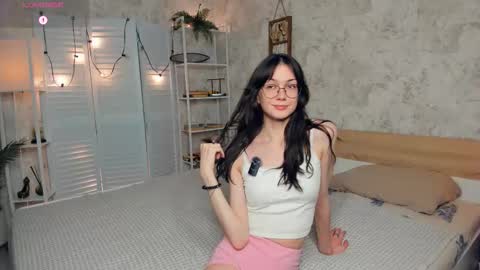 Snapshot of defeded_lovee chatting on November 15, 7:43 pm Amy online show from November 15, 7:43 pm