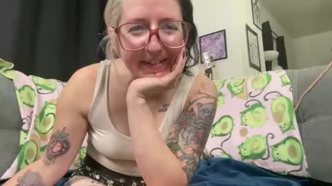 Snapshot of degeneratealiceof chatting on October 8, 2:31 am degeneratealiceof online show from October 8, 2:31 am