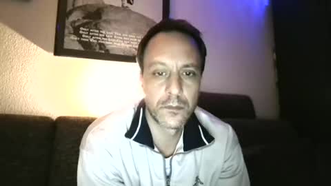 Snapshot of degrandis chatting on January 4, 1:10 am Luka Magic online show from January 4, 1:10 am