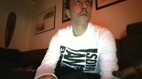 Snapshot of degrandis chatting on February 16, 5:15 am Luka Magic online show from February 16, 5:15 am
