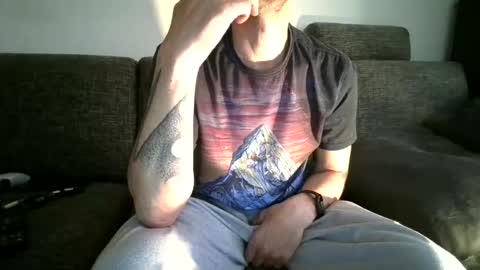 Snapshot of degrandis chatting on May 9, 11:15 am Luka Magic online show from May 9, 11:15 am
