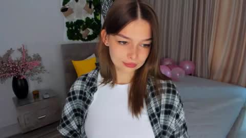 Snapshot of degreeofsincerity chatting on February 15, 7:27 am DegreeOfSincerity online show from February 15, 7:27 am