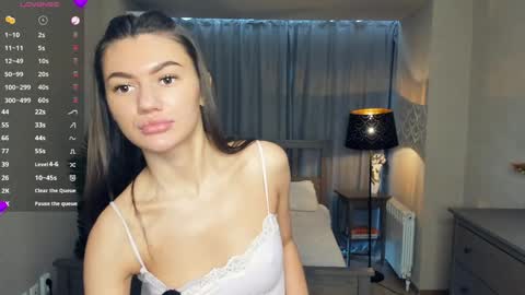 Snapshot of deidreluer chatting on April 12, 7:57 am Laura online show from April 12, 7:57 am