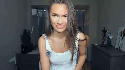 Laura online show from June 22, 8:11 am