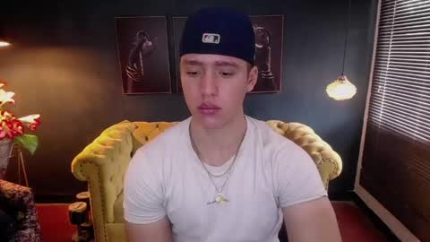 Snapshot of deivid_parker chatting on April 8, 2:17 pm Deivid online show from April 8, 2:17 pm
