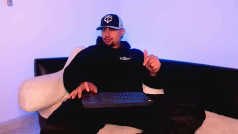 Snapshot of deivy_gram chatting on March 8, 10:02 pm DEIVY online show from March 8, 10:02 pm