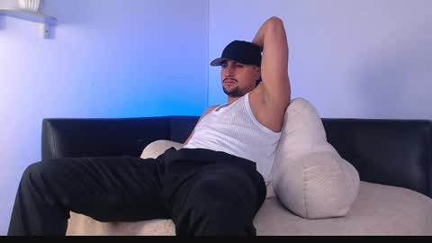 Snapshot of deivy_gram chatting on April 2, 1:58 am DEIVY online show from April 2, 1:58 am