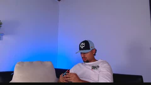 Snapshot of deivy_gram chatting on April 25, 12:02 am DEIVY online show from April 25, 12:02 am
