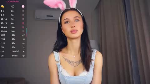 Snapshot of delanakimbral chatting on November 11, 8:03 am Hello everyone Im Tessa Make yourself comfortable. Were going to have fun together online show from November 11, 8:03 am