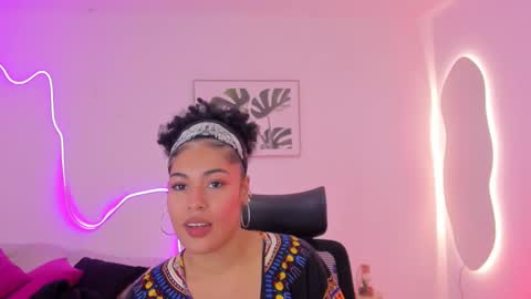 D E L A Y L  A online show from October 13, 9:37 pm