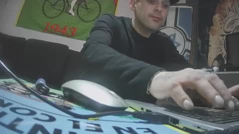 Snapshot of delaylaylay chatting on March 31, 12:01 am delaylaylay online show from March 31, 12:01 am