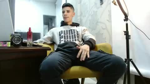 delglo online show from October 4, 5:05 am