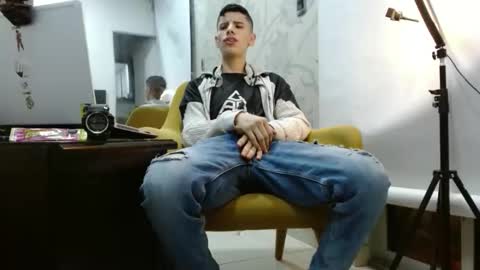 delglo online show from October 5, 3:27 am