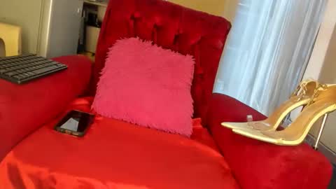 deli_la online show from February 27, 10:48 am