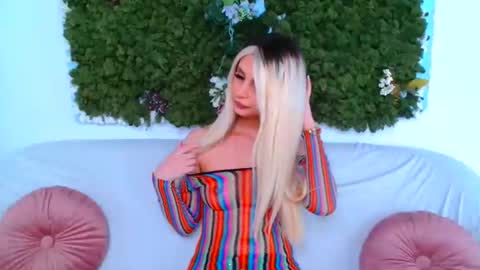 deliciaalove online show from November 28, 7:49 pm