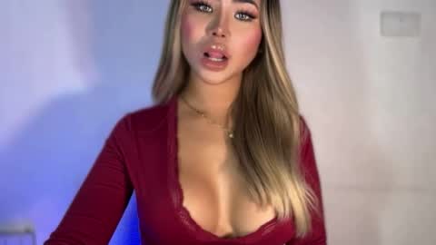 Snapshot of deliciousfaye chatting on February 23, 4:32 am Hello your loving faye 3 online show from February 23, 4:32 am