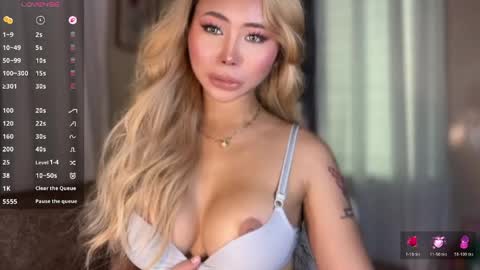 Snapshot of deliciousfaye chatting on March 17, 7:55 am Hello your loving faye 3 online show from March 17, 7:55 am