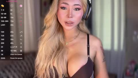 Snapshot of deliciousfaye chatting on March 26, 5:46 am Hello your loving faye 3 online show from March 26, 5:46 am