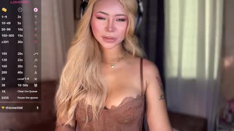 Snapshot of deliciousfaye chatting on March 28, 5:07 am Hello your loving faye 3 online show from March 28, 5:07 am