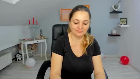 DeliciousLolly online show from February 19, 4:23 am