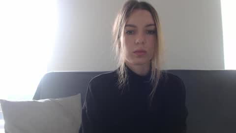 Snapshot of delightaurora chatting on October 3, 6:54 am Aurora online show from October 3, 6:54 am