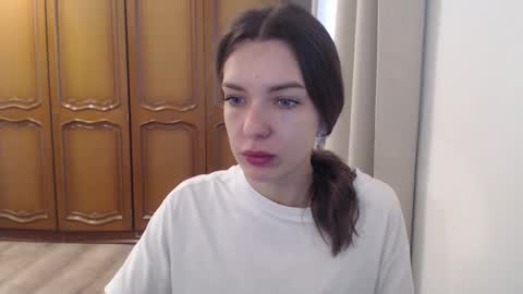 Snapshot of delightaurora chatting on October 28, 6:50 am Aurora online show from October 28, 6:50 am