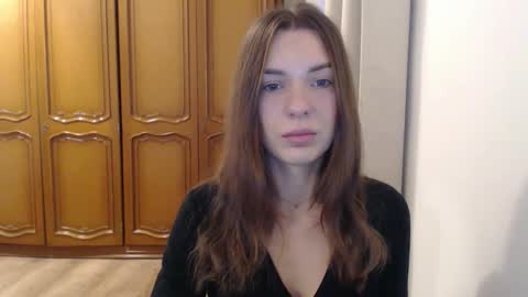 Snapshot of delightaurora chatting on November 3, 6:25 am Aurora online show from November 3, 6:25 am