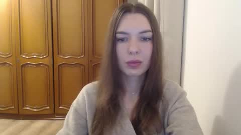 Snapshot of delightaurora chatting on December 1, 6:29 am Aurora online show from December 1, 6:29 am