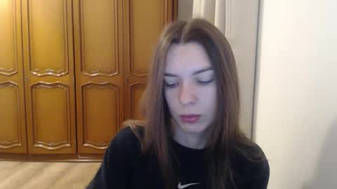 Snapshot of delightaurora chatting on December 3, 6:32 am Aurora online show from December 3, 6:32 am