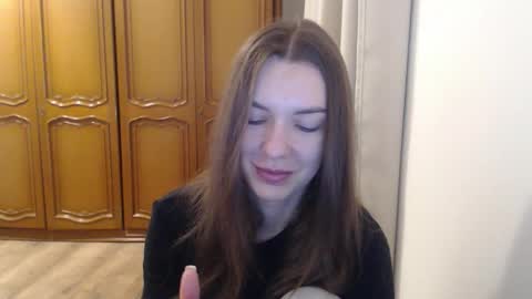 Snapshot of delightaurora chatting on December 4, 6:55 am Aurora online show from December 4, 6:55 am