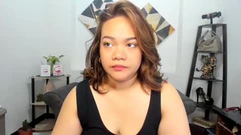 delightfulcurvy online show from December 1, 9:59 pm