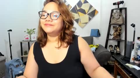 delightfulcurvy online show from December 19, 4:46 pm