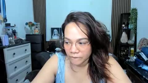 Snapshot of delightfulcurvy chatting on March 6, 1:46 am delightfulcurvy online show from March 6, 1:46 am