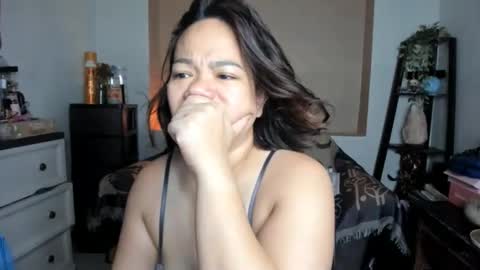 Snapshot of delightfulcurvy chatting on April 12, 12:26 am delightfulcurvy online show from April 12, 12:26 am
