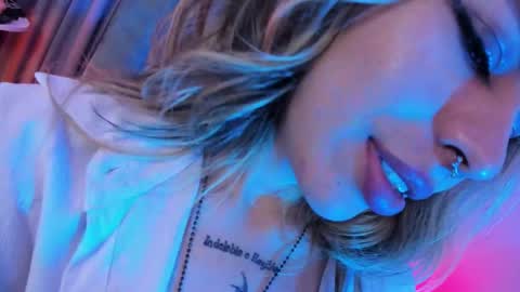 Snapshot of delilah_fix chatting on February 13, 10:17 pm della online show from February 13, 10:17 pm