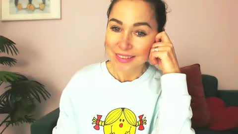 Snapshot of delilah_sweet chatting on April 2, 1:09 pm delilah_sweet online show from April 2, 1:09 pm
