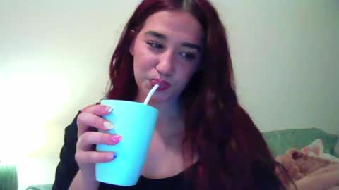 delilahraynee online show from June 8, 1:20 am