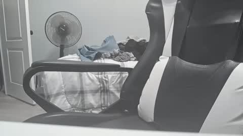 Snapshot of delirium451 chatting on December 29, 6:24 am Delirium online show from December 29, 6:24 am