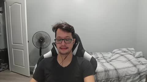 Snapshot of delirium451 chatting on February 18, 4:48 am Delirium online show from February 18, 4:48 am