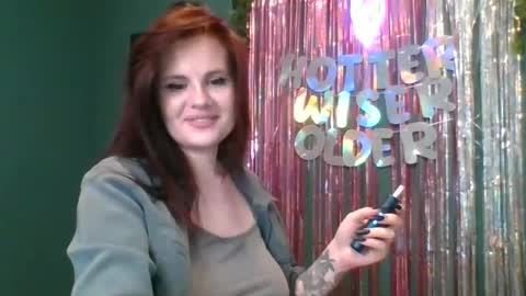 Snapshot of dellacrush_ chatting on February 12, 10:14 am dellacrush_ online show from February 12, 10:14 am